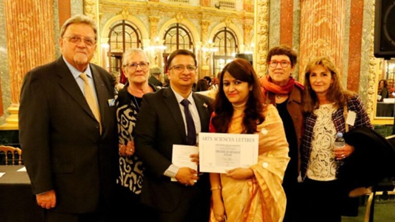Indian Artist Swati Ghosh Honored with Prestigious French Award, Elevates India’s Presence in Global Art Scene