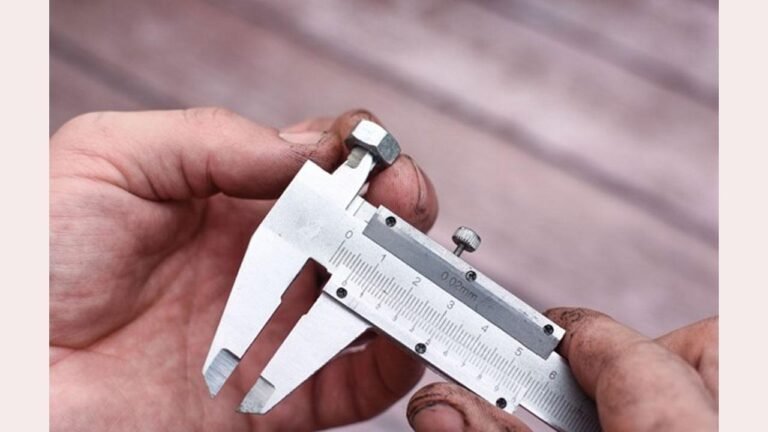 A Beginner`s Guide to Accurate Linear Measurements in Engineering and Physics