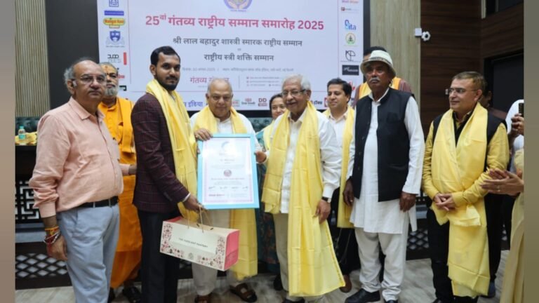 Wellwiser Trust Founder Dr. Sonu Prasad Honored with the Lal Bahadur Shastri Award 2025 With the Blessings of Former MP Shri Sunil Shastri