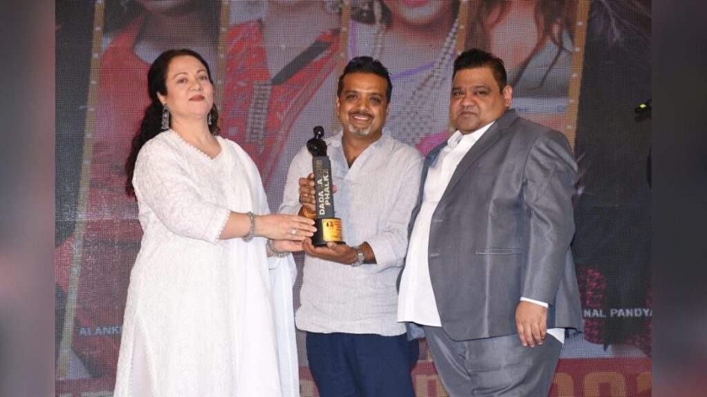 Raju Gauli, DOP of 50 superhit shows including Ishqbaaz, Naagin, honoured with Dada Saheb Phalke Indian Television Award by Mandakini